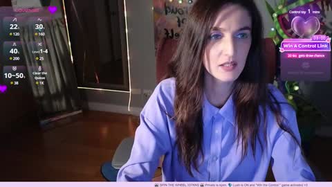 Snapshot of heidiluceous chatting on 13, 1, 2025 Heidi brunette Foxy red head and Carrie blondie online show from 13, 1, 2025