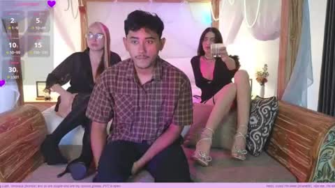 Heidi brunette Foxy red head and Carrie blondie online show from 19, 6, 2026