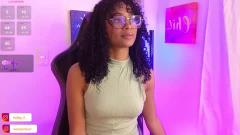 Snapshot of heily_fox chatting on 5, 2, 2025 HEILY online show from 5, 2, 2025