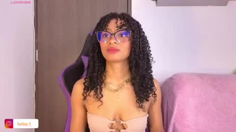 Snapshot of heily_fox chatting on 24, 2, 2025 HEILY online show from 24, 2, 2025