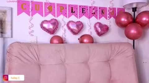 Snapshot of heily_fox chatting on 5, 3, 2025 HEILY online show from 5, 3, 2025