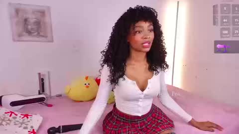 Snapshot of heily_fox chatting on 23, 9, 2025 HEILY online show from 23, 9, 2025
