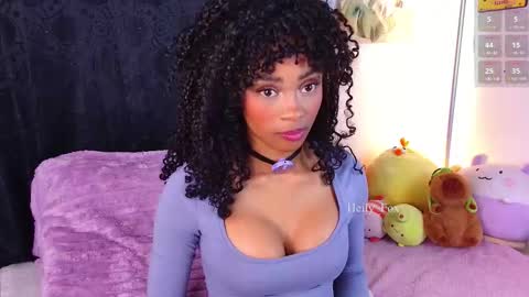Snapshot of heily_fox chatting on 17, 10, 2025 HEILY online show from 17, 10, 2025