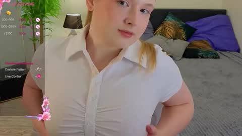 Snapshot of helda_mikons chatting on 4, 3, 2026 Luly online show from 4, 3, 2026