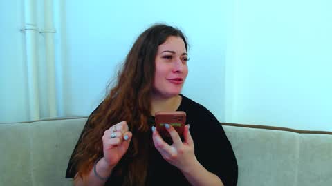 Snapshot of helen_adams_ chatting on 5, 1, 2025 helen_adams_ online show from 5, 1, 2025