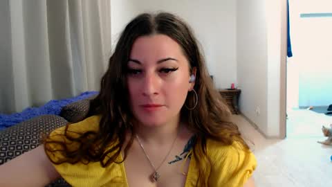 helen_adams_ online show from 22, 5, 2026