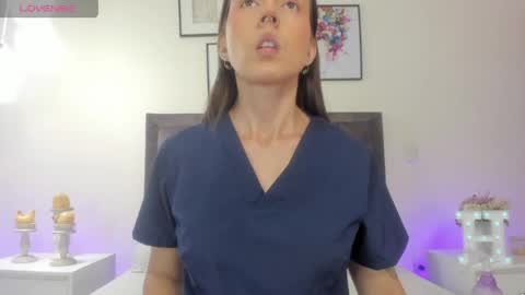 Snapshot of helen_mooree chatting on 3, 6, 2026 Helen online show from 3, 6, 2026