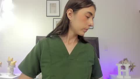 Snapshot of helen_mooree chatting on 22, 6, 2026 Helen online show from 22, 6, 2026