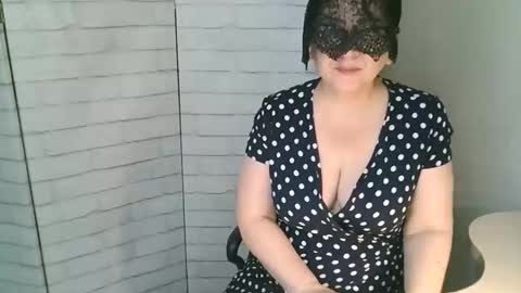Helen online show from 17, 5, 2026
