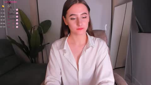 Snapshot of helena_lorente chatting on 3, 11, 2025 Helen online show from 3, 11, 2025