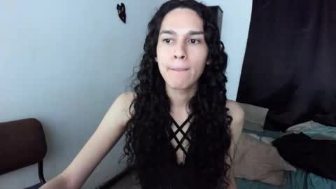 Snapshot of helena_spellman chatting on 11, 11, 2025 helena_spellman online show from 11, 11, 2025
