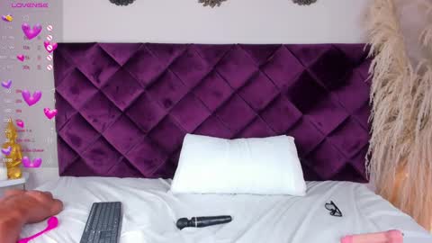 H E L E N A  online show from 21, 2, 2025