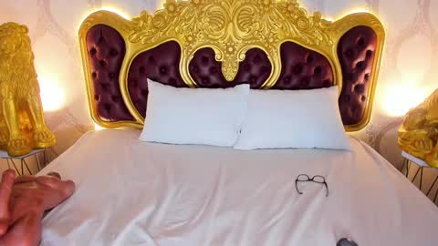 H E L E N A  online show from 2, 3, 2025