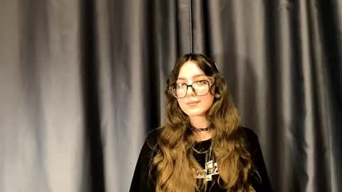 Snapshot of helenatenbrink chatting on 25, 4, 2026 Charley online show from 25, 4, 2026