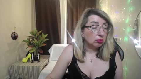 Snapshot of helenenigma chatting on 30, 1, 2025 helenenigma online show from 30, 1, 2025