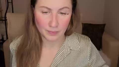 Snapshot of helens_lov chatting on 16, 10, 2025 Helen online show from 16, 10, 2025