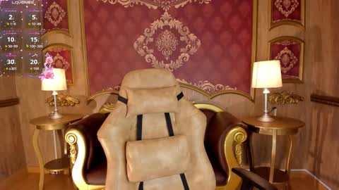 Snapshot of helenstanfordd chatting on 22, 10, 2025 Helen or Hells online show from 22, 10, 2025