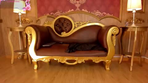 Snapshot of helenstanfordd chatting on 27, 10, 2025 Helen or Hells online show from 27, 10, 2025