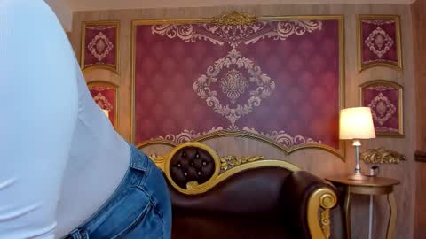 Snapshot of helenstanfordd chatting on 13, 12, 2025 Helen or Hells online show from 13, 12, 2025