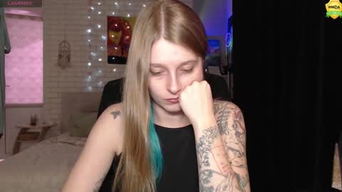 Snapshot of helenundersin chatting on 25, 11, 2025 Helen online show from 25, 11, 2025