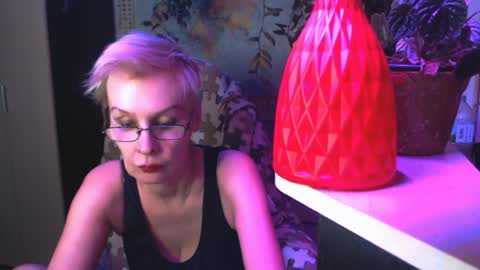 Snapshot of helgahimmele chatting on 2, 4, 2026 Helga online show from 2, 4, 2026