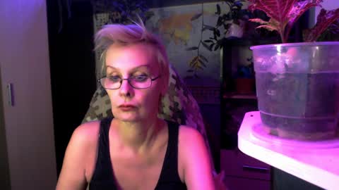Snapshot of helgahimmele chatting on 9, 4, 2026 Helga online show from 9, 4, 2026