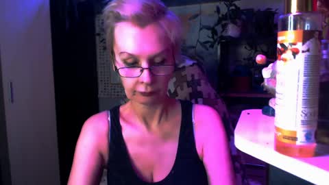Snapshot of helgahimmele chatting on 11, 4, 2026 Helga online show from 11, 4, 2026