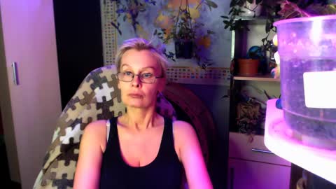 Snapshot of helgahimmele chatting on 5, 5, 2026 Helga online show from 5, 5, 2026