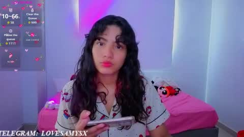 Snapshot of helia_n_amy chatting on 8, 5, 2026 Helia Transfem and Amy online show from 8, 5, 2026