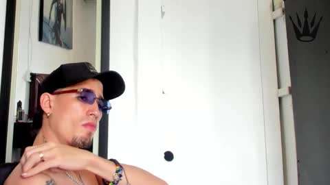 Snapshot of hell_boy66 chatting on 28, 10, 2025 Eros online show from 28, 10, 2025