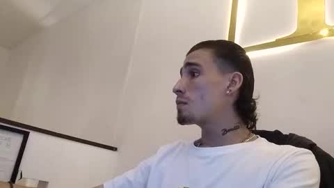 Snapshot of hell_boy66 chatting on 24, 4, 2026 Eros online show from 24, 4, 2026