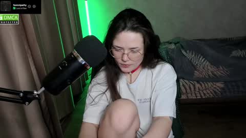 Snapshot of hell_hotline chatting on 8, 12, 2024 Red online show from 8, 12, 2024