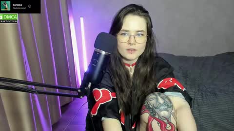 Snapshot of hell_hotline chatting on 1, 3, 2025 Red online show from 1, 3, 2025