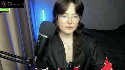 Snapshot of hell_hotline chatting on 12, 10, 2025 Red online show from 12, 10, 2025
