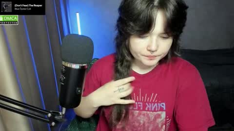 Red online show from 9, 11, 2025