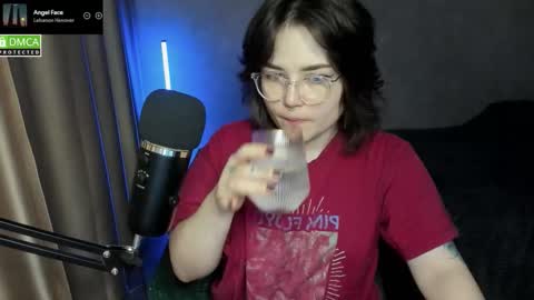 Snapshot of hell_hotline chatting on 15, 1, 2026 Red online show from 15, 1, 2026