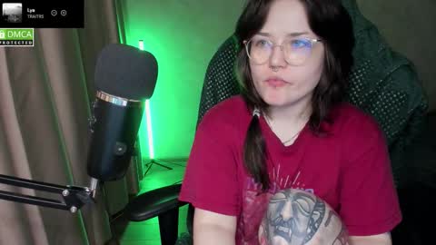 Snapshot of hell_hotline chatting on 11, 2, 2026 Red online show from 11, 2, 2026