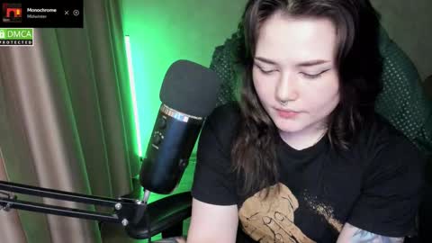 Snapshot of hell_hotline chatting on 29, 3, 2026 Red online show from 29, 3, 2026