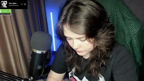 Snapshot of hell_hotline chatting on 6, 5, 2026 Red online show from 6, 5, 2026