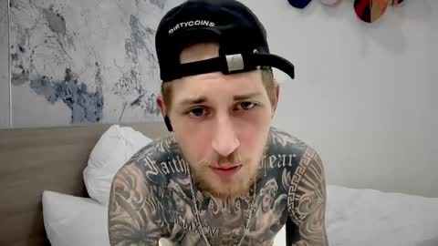 Snapshot of hellacozy chatting on 7, 5, 2026 hellacozy online show from 7, 5, 2026