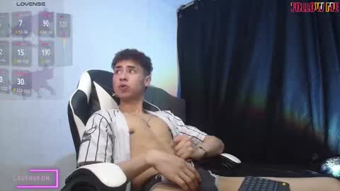 Snapshot of hellcat_xx chatting on 10, 10, 2025 CROW online show from 10, 10, 2025