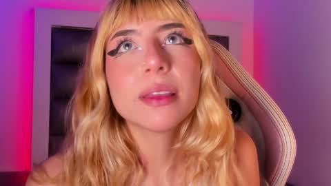 hellen__smith_ online show from 30, 3, 2026