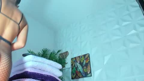 Snapshot of hellen_sky_ chatting on 25, 10, 2025 hellen online show from 25, 10, 2025