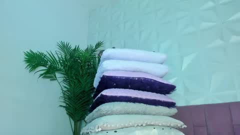 Snapshot of hellen_sky_ chatting on 12, 11, 2025 hellen online show from 12, 11, 2025