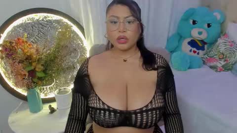 Snapshot of hellenamazing chatting on 10, 3, 2026 hellenamazing online show from 10, 3, 2026