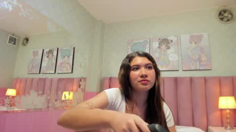 Snapshot of hellencute18_ chatting on 11, 4, 2026 online show from 11, 4, 2026