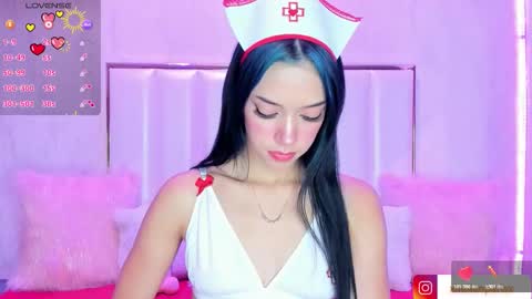 Snapshot of hellenparis1 chatting on 8, 11, 2025 Hellen Paris online show from 8, 11, 2025