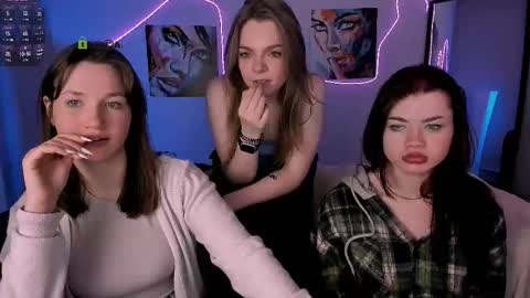 Snapshot of helli_belli chatting on 3, 2, 2026 Helli online show from 3, 2, 2026