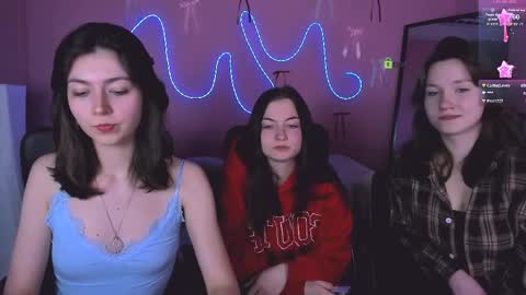 Snapshot of helli_belli chatting on 10, 4, 2026 Helli online show from 10, 4, 2026