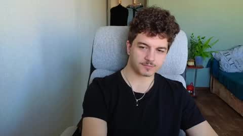 Snapshot of hellish_sugar chatting on 6, 4, 2026 Remy online show from 6, 4, 2026